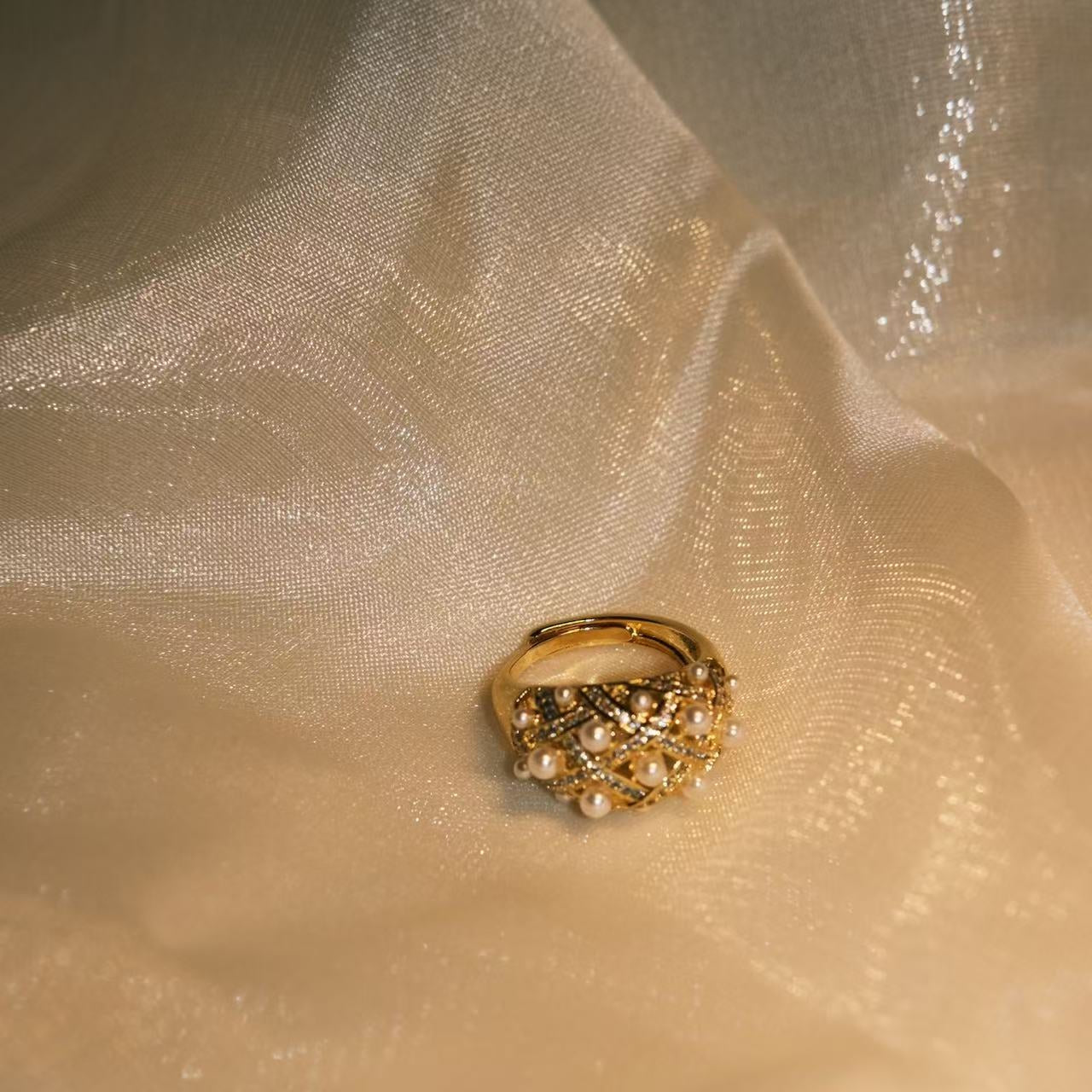 Miana anillo cobre dorado vintage con perlas “Bola Vintage”