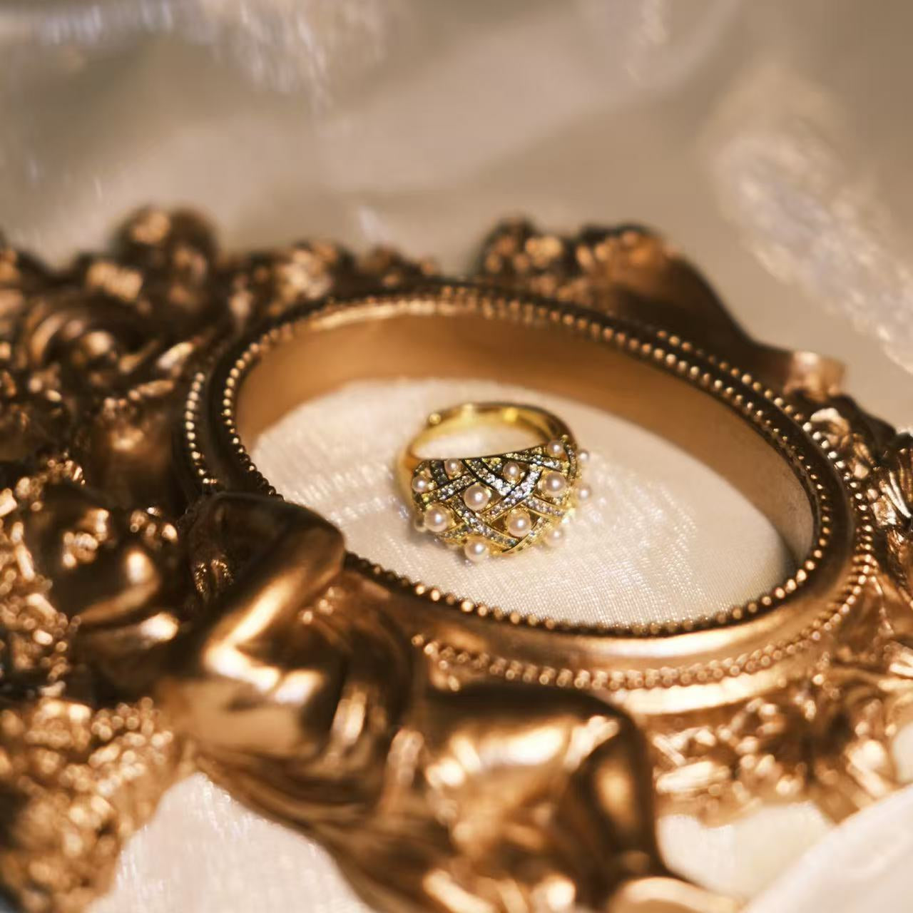 Miana anillo cobre dorado vintage con perlas “Bola Vintage”