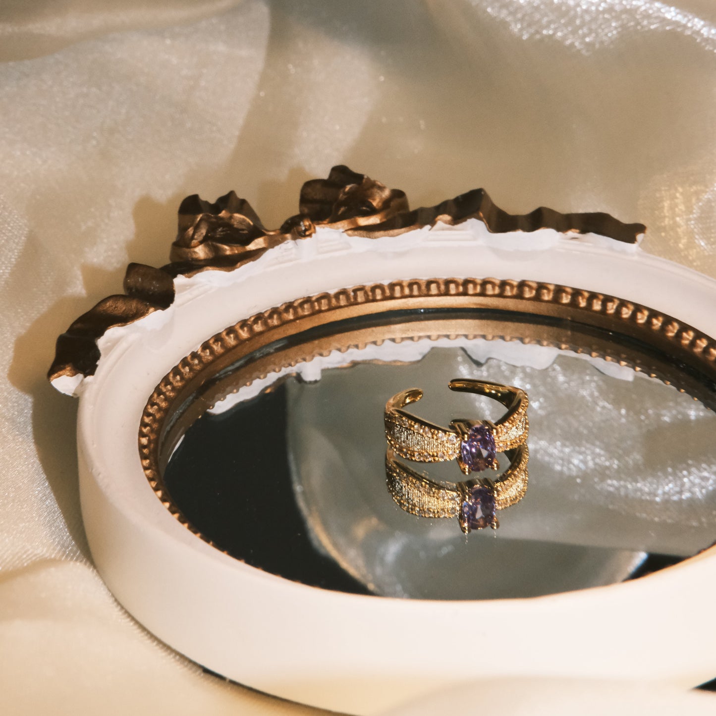 Anillo brillante dorado 18K circonita púrpura “Amor de Lavanda”