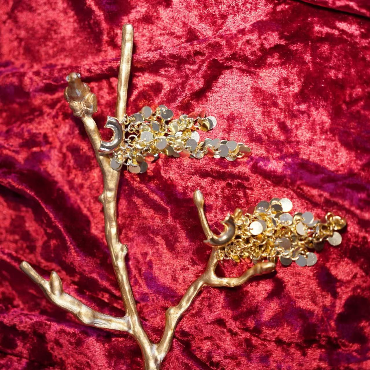 Miana Cena Galáctica pendientes largos maximalistas con cristales brillantes