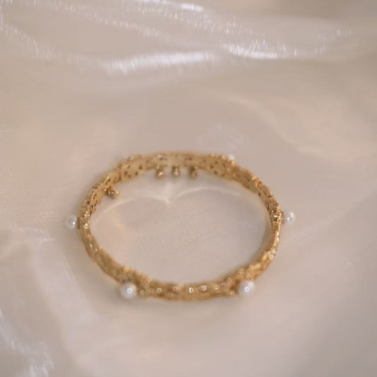 Pulsera cobre dorado con perlas “Esplendor Dorado”