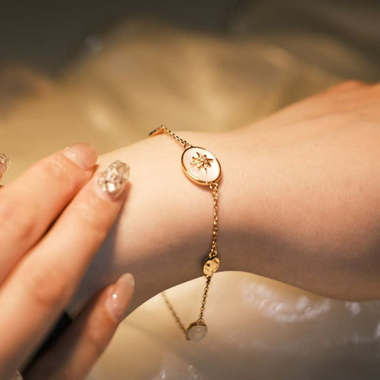 Pulsera cobre dorado con medalla astral “Aurora Mística”